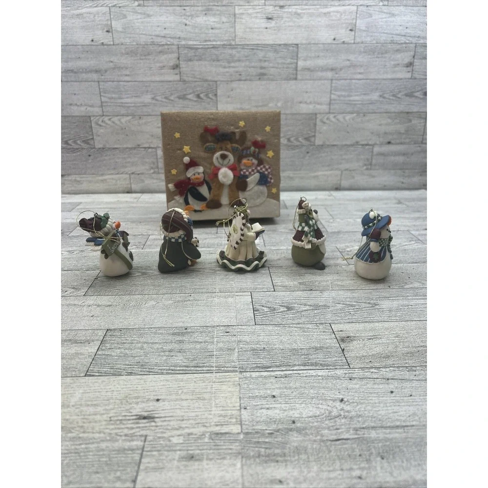 5 Vintage Handmade Polymer Clay Christmas Ornaments & Decorative Box‎